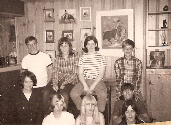 1967 Party bottom row r-l Joni Johnson, Debbie Peterson, Jeri Feryus, Donna Carroll, Sue Macri, Jay Seiloff, Laurie King, Sheryl Krauchuk, Ken ?