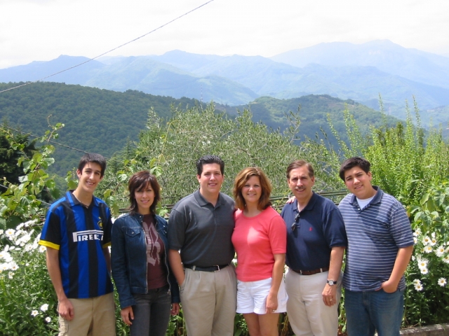 The entire Viviani clan on a trip to Italy in 2005.